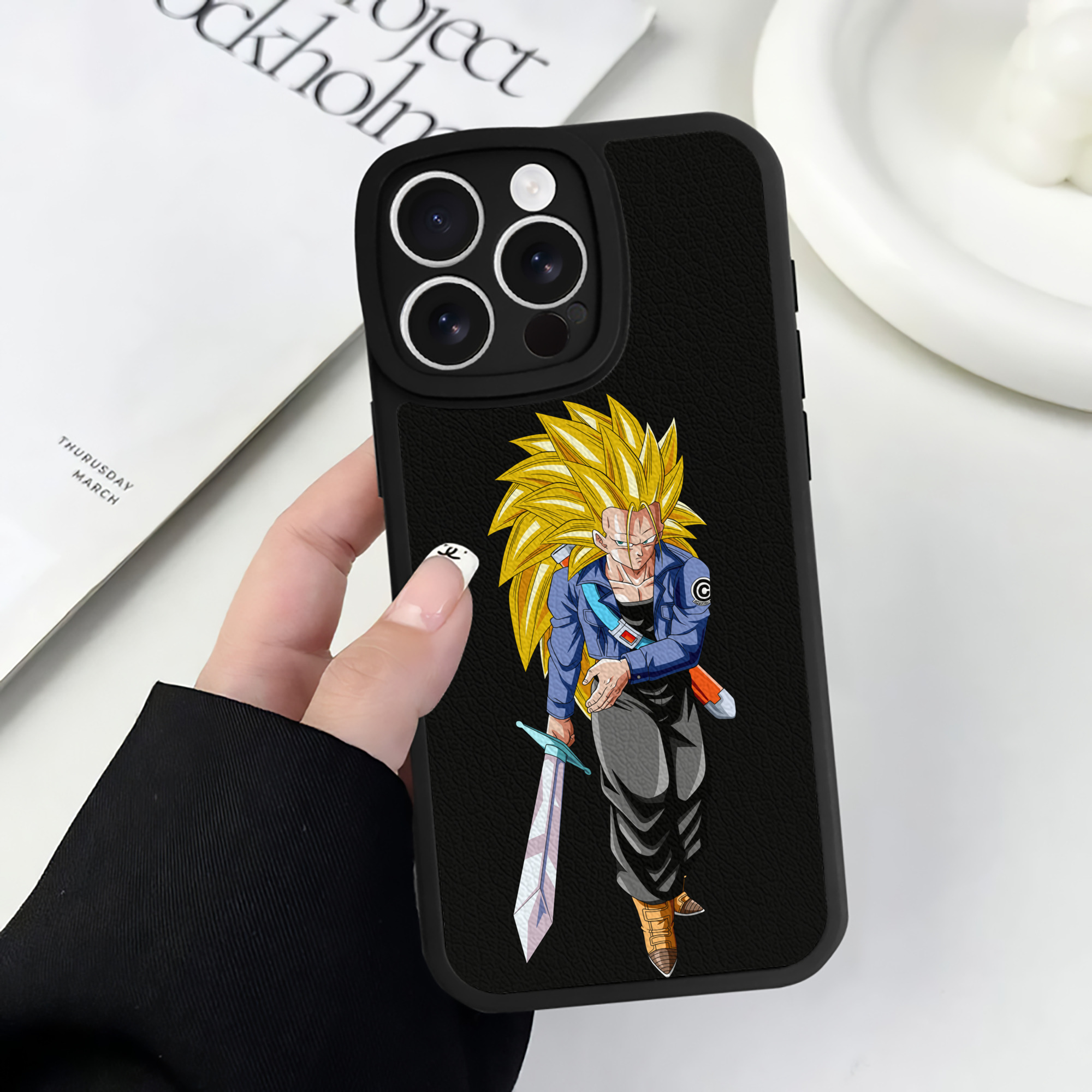 （画像用） ドラゴンボール トランクス（Torankusu）DRAGON BALL Trunks 【iPhone 16シリーズ対応】シリコンスマホケース（レザー調） 材質：シリコン